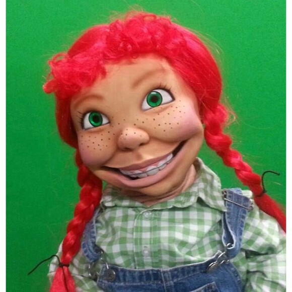 Axtell Expressions Silly Sue Red Head Braces Professional Puppet Ventriloquist - Picture 15 of 16